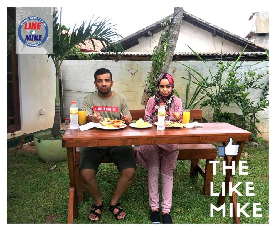 נגומבו Like Mike Tourist Guest House & Restaurant מראה חיצוני תמונה
