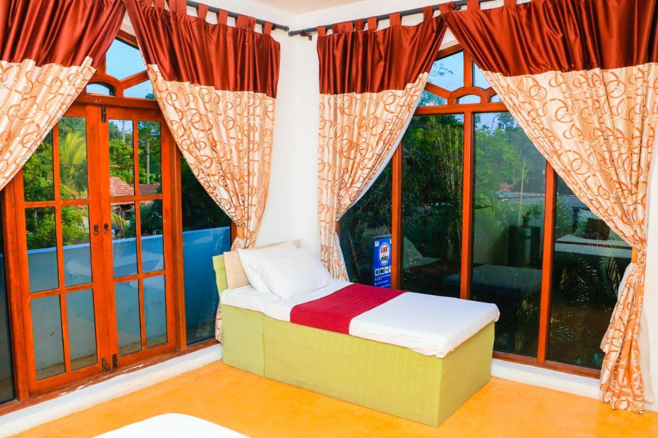 נגומבו Like Mike Tourist Guest House & Restaurant מראה חיצוני תמונה
